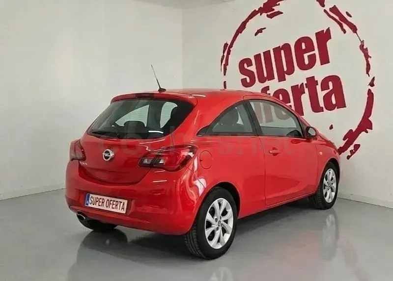 Usado Opel Corsa Selective 90 CV (66 kW) 2015 Rojo Utilitario