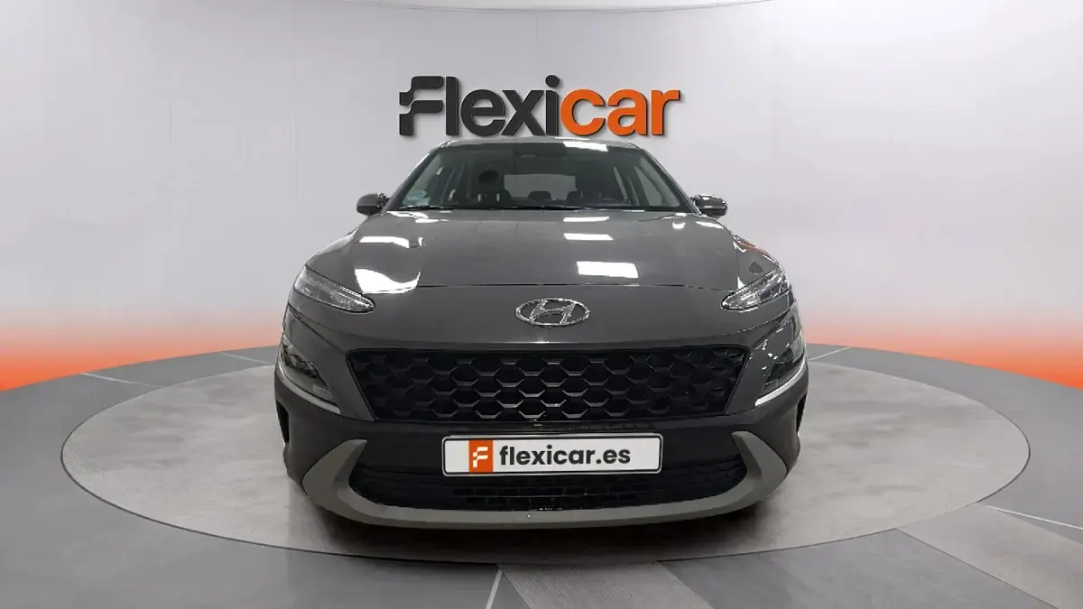 Usado Hyundai Kona 120 CV (88 kW) 2022 Gris SUV