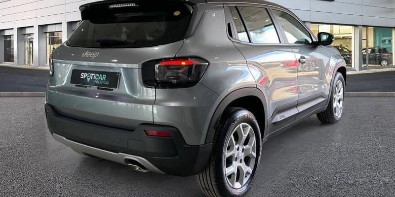 Usado Jeep Avenger Altitude 101 CV (74 kW) 2024 Gris SUV