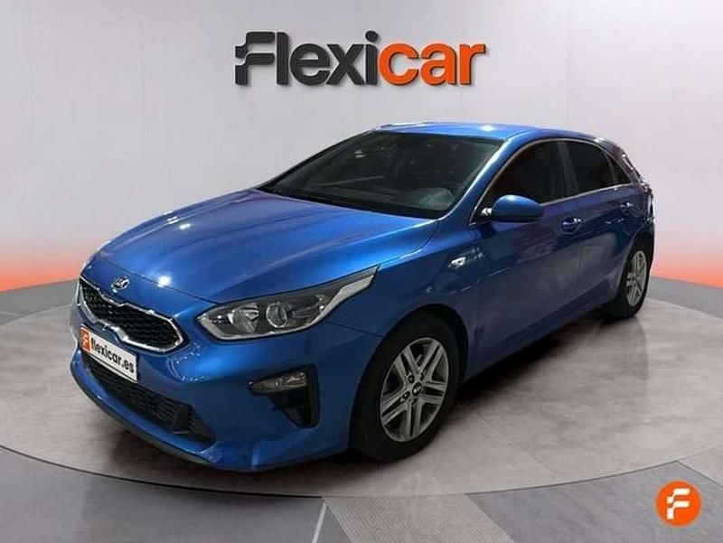 Usado Kia Ceed 120 CV (88 kW) 2021 Azul Utilitario
