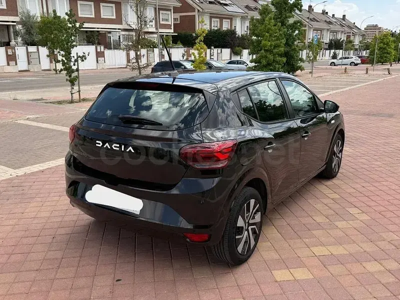 Usado Dacia Sandero Expression 101 CV (74 kW) 2024 Negro Berlina