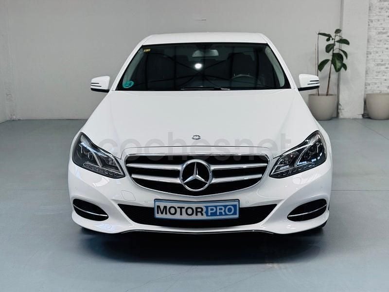 Usado Mercedes E200 136 CV (100 kW) 2015 Blanco Berlina