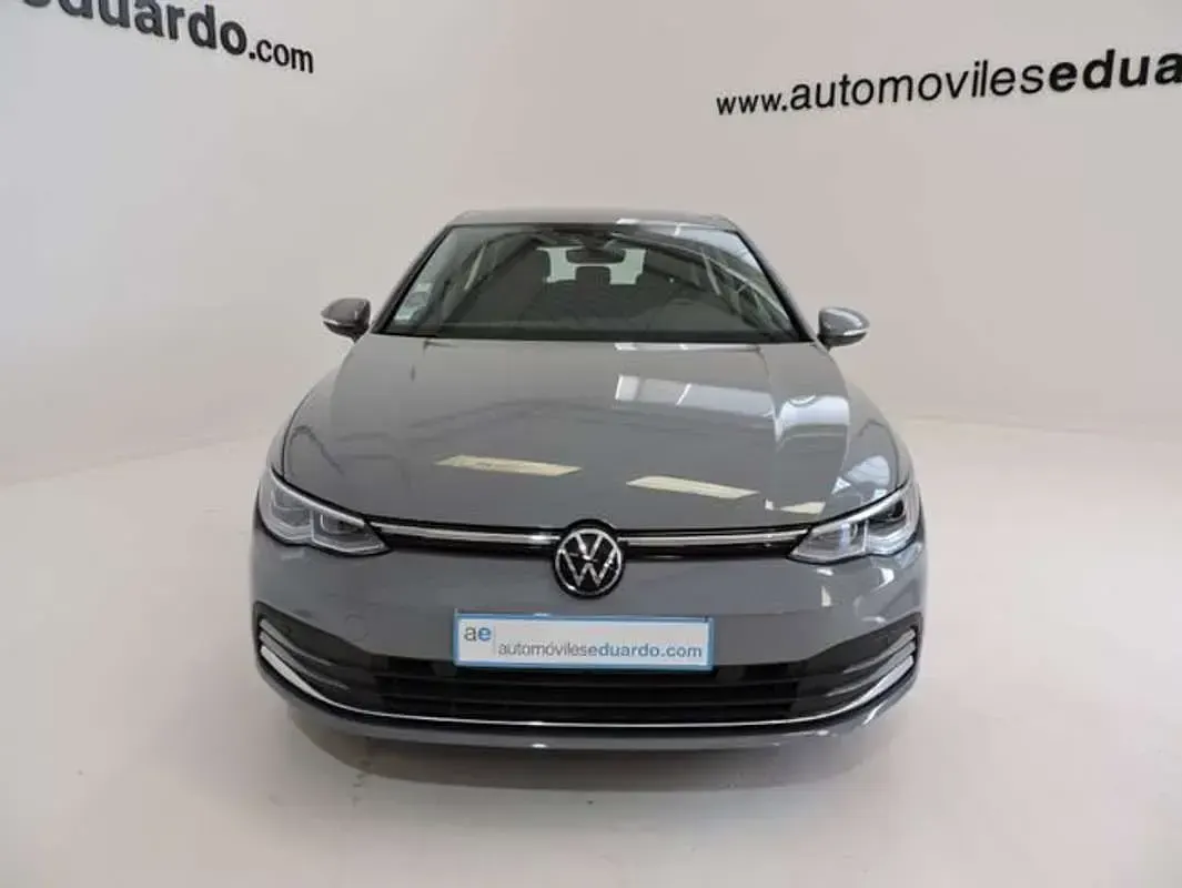 Usado VW Golf VIII Life 131 CV (96 kW) 2022 Gris Utilitario