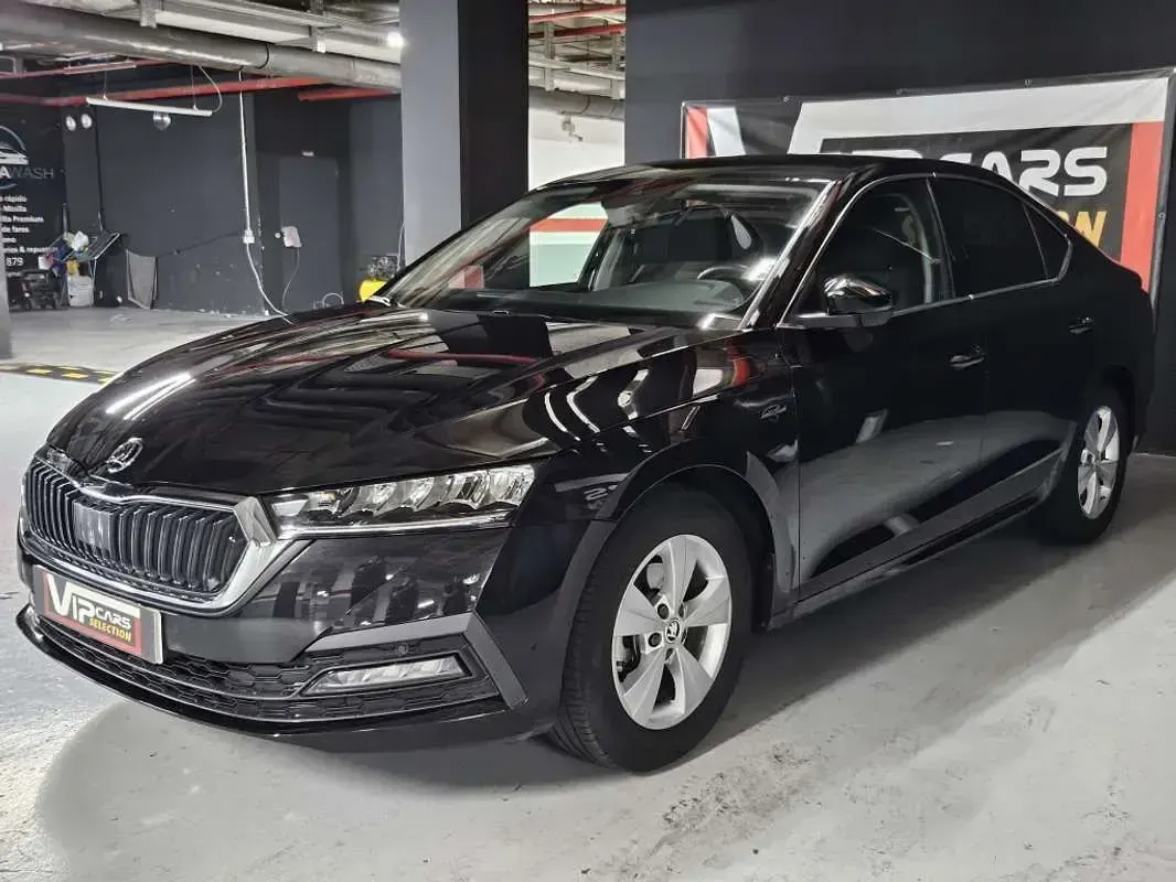 Usado Skoda Octavia 150 CV (110 kW) 2021 Negro Berlina