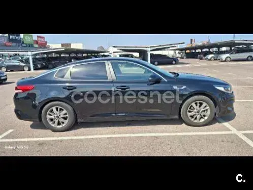 Usado Kia Optima 141 CV (103 kW) 2017 Negro Berlina
