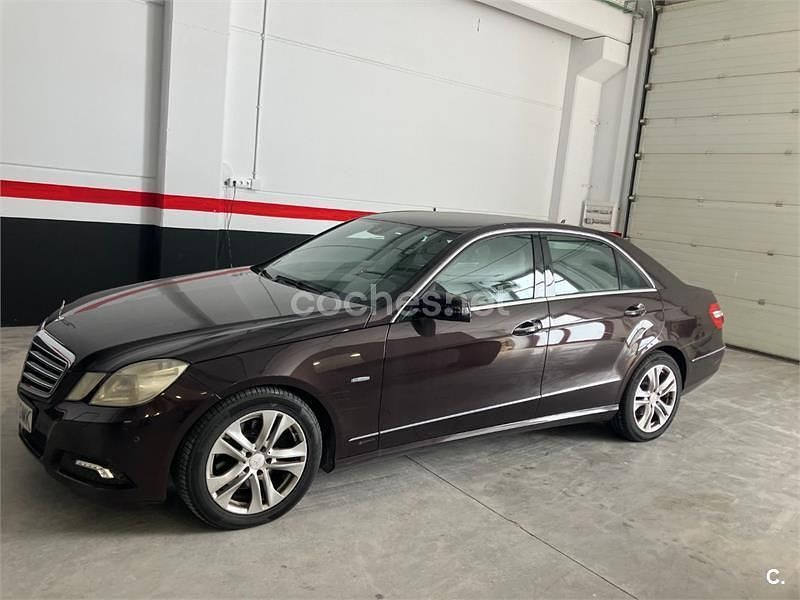 Usado Mercedes E350 Elegance 211 CV (155 kW) 2009 Granate Berlina
