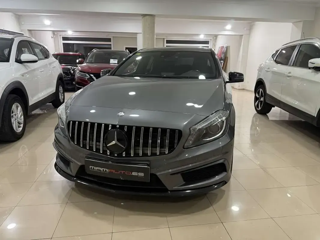 Usado Mercedes A45 AMG AMG 360 CV (264 kW) 2014 Gris Utilitario