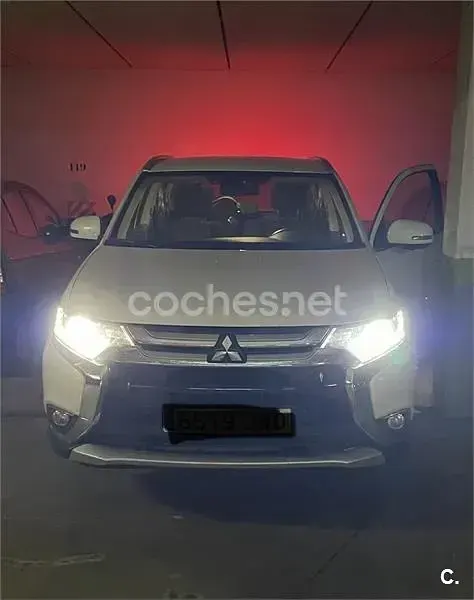 Usado Mitsubishi Outlander Motion 150 CV (110 kW) 2017 Blanco SUV