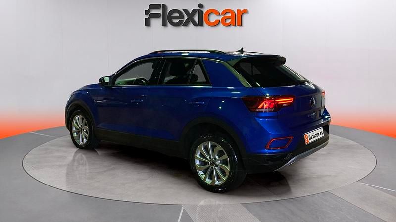 Usado VW T-Roc Life 150 CV (110 kW) 2023 Azul SUV