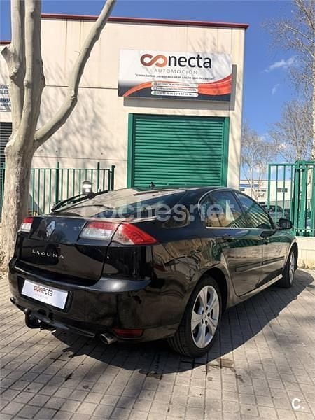 Usado Renault Laguna III Expression 130 CV (95 kW) 2010 Negro Berlina