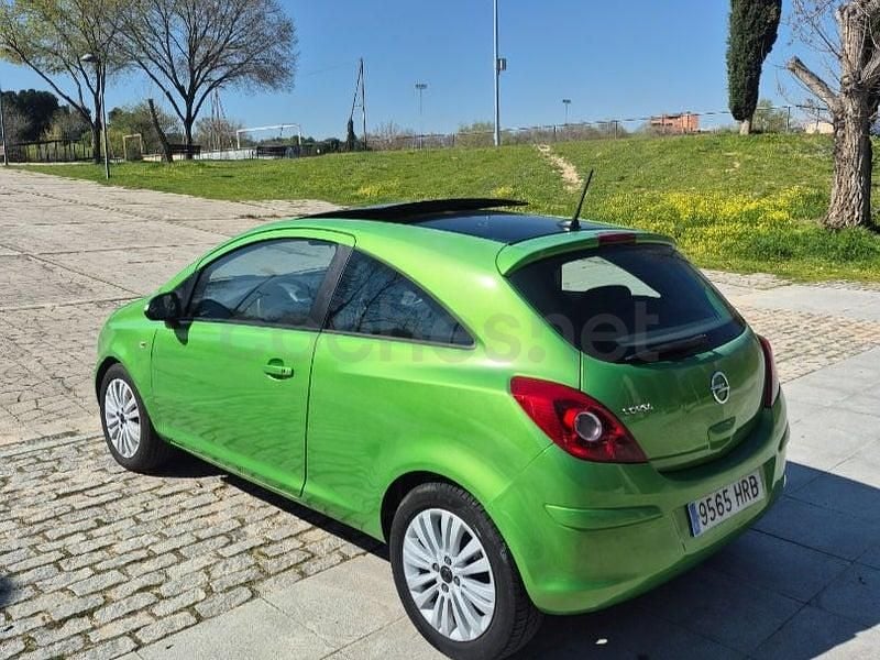 Usado Opel Corsa Selective 100 CV (73 kW) 2013 Verde Utilitario