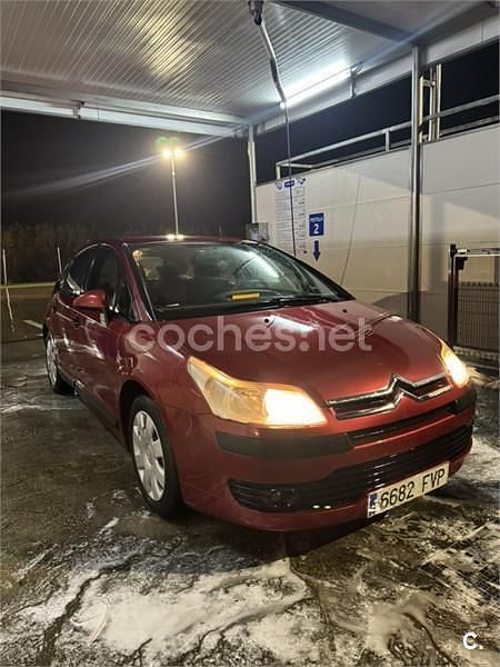 Usado Citroën C4 90 CV (66 kW) 2007 Granate Berlina