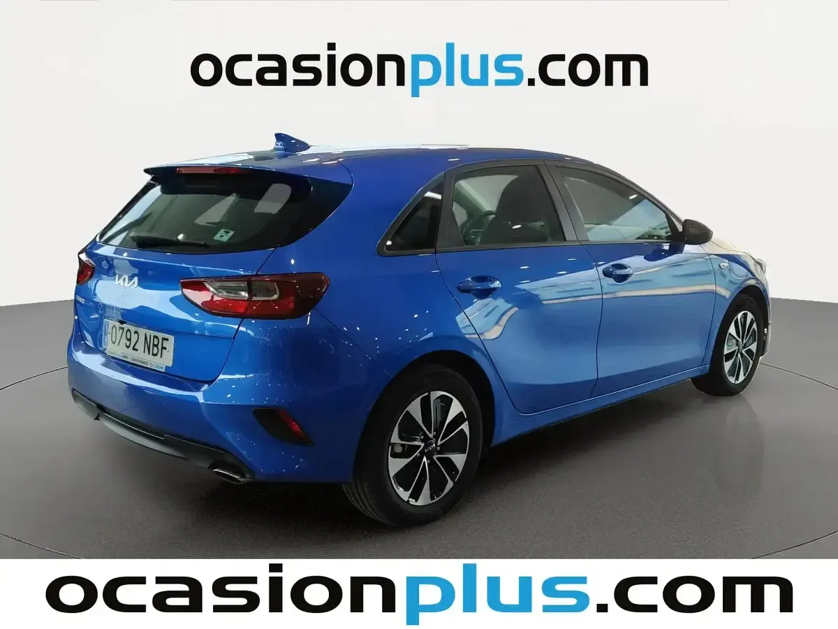 Usado Kia Ceed 100 CV (73 kW) 2025 Azul Utilitario