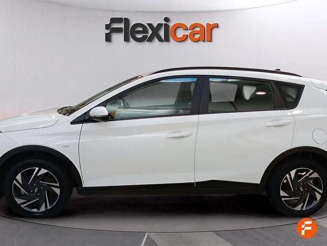 Usado Hyundai Bayon 100 CV (73 kW) 2023 Blanco SUV