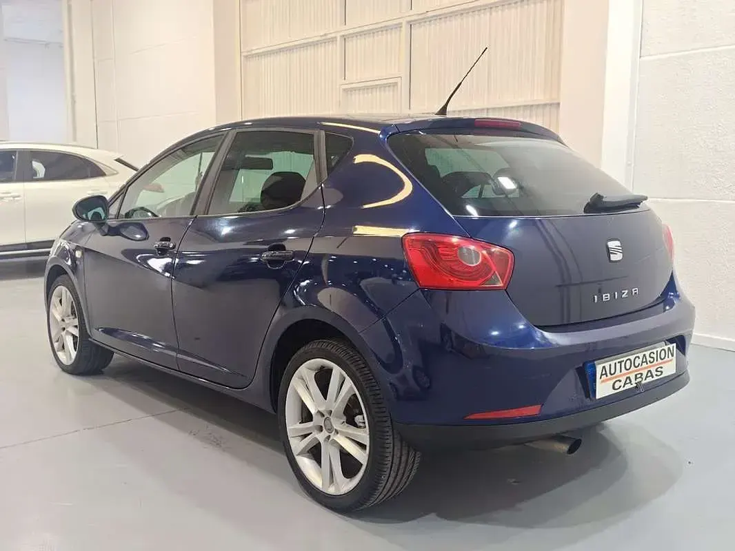 Usado Seat Ibiza Sport 101 CV (74 kW) 2009 Azul Utilitario