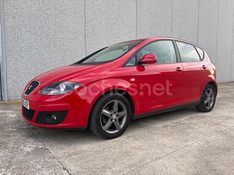 Usado Seat Altea I-Tech 105 CV (77 kW) 2015 Rojo Monovolumen