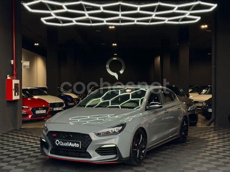 Gris / plata Usado 2019 Hyundai i30 N Performance Berlina | 29.990 € (Un poco caro) - Imagen 1/4