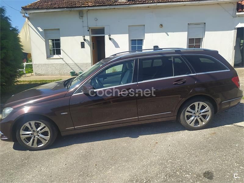 Usado Mercedes C200 Avantgarde 136 CV (100 kW) 2011 Marrón Familiar