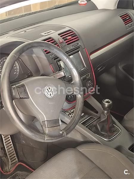 Usado VW Golf IV Highline 105 CV (77 kW) 2005 Negro Berlina