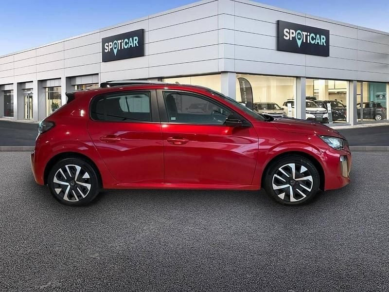 Usado Peugeot 208 Active 100 CV (73 kW) 2024 Rojo Utilitario