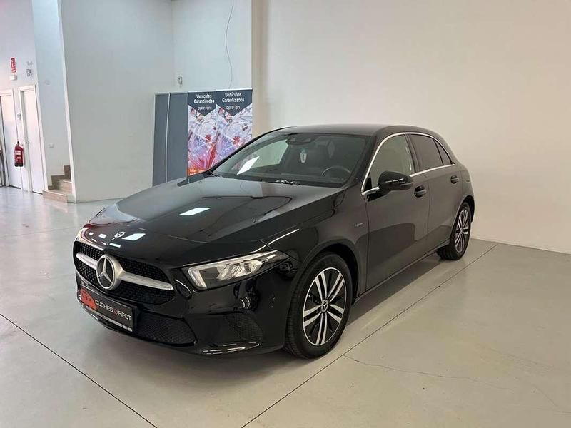 Usado Mercedes A220 218 CV (160 kW) 2021 Negro Utilitario