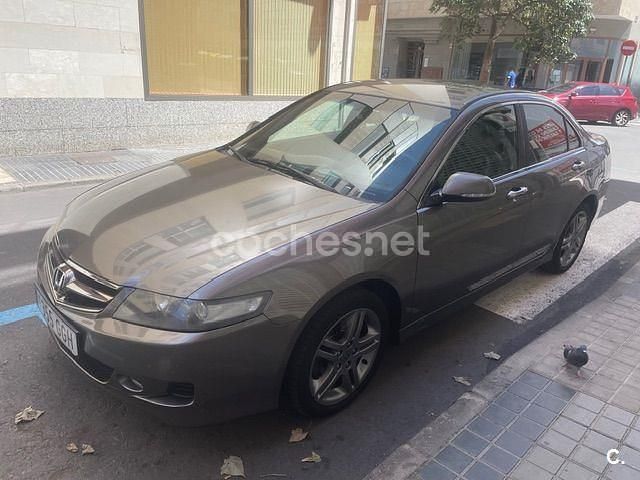Usado Honda Accord Sport 155 CV (114 kW) 2008 Gris / plata Berlina