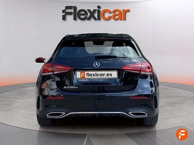 Usado Mercedes A250 218 CV (160 kW) 2021 Negro Berlina