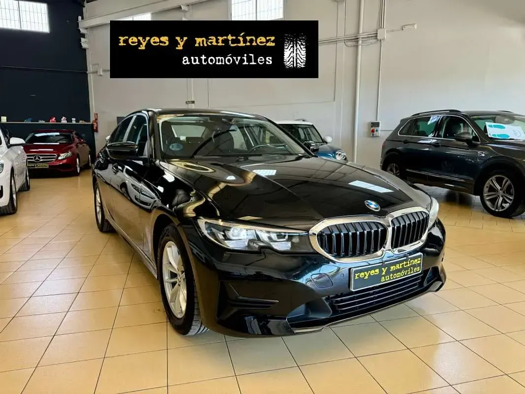 Usado BMW 318 Sport Line 150 CV (110 kW) 2022 Negro Berlina