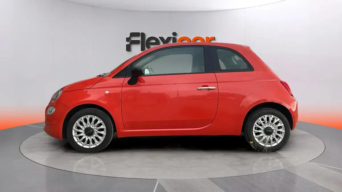 Używany Fiat 500 Club 71 KM (52 kW) 2023 Pomarańczowy Sedan/Limuzyna