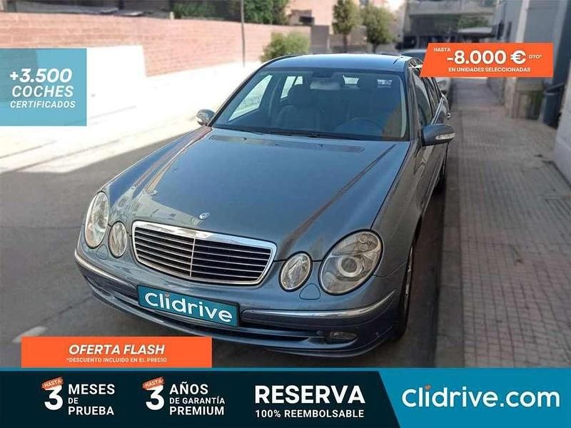 Usado Mercedes E200 136 CV (100 kW) 2005 Gris / plata Berlina