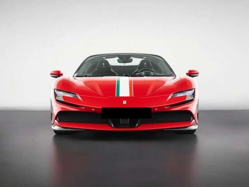 Rojo Usado 2024 Ferrari SF90 Descapotable | 635.000 € - Imagen 1/4