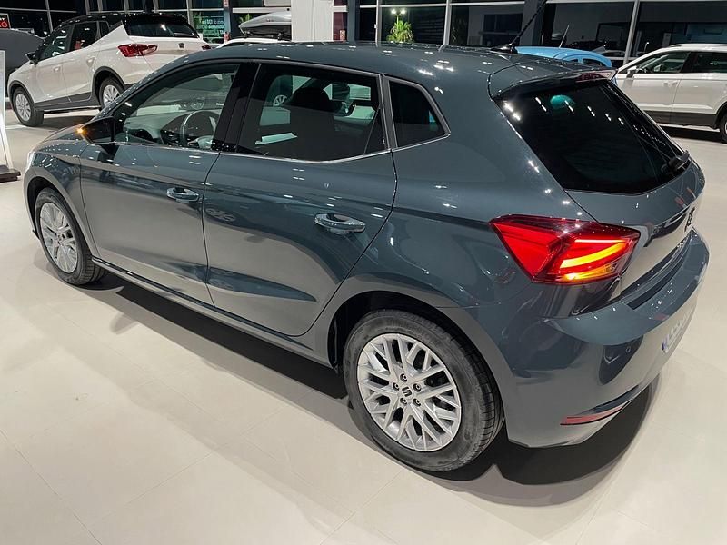 Usado Seat Ibiza XCELLENCE 115 CV (84 kW) 2025 Azul Berlina