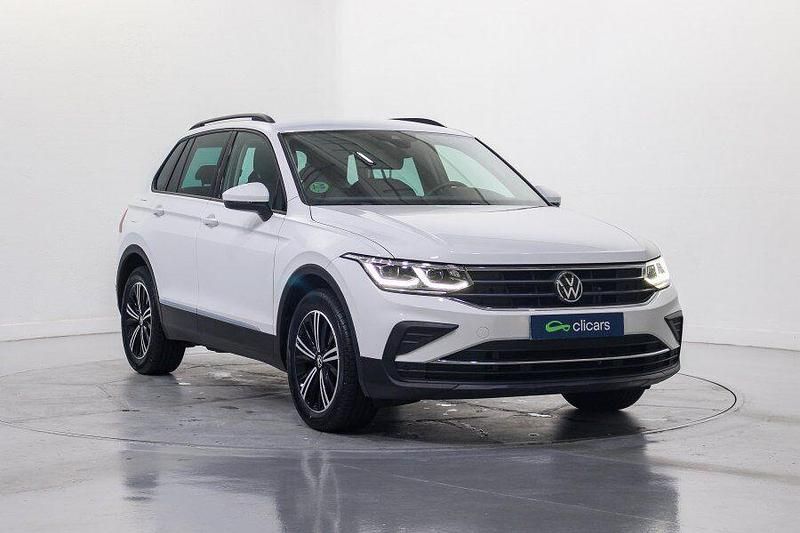 Usado VW Tiguan Life 123 CV (90 kW) 2022 Blanco SUV