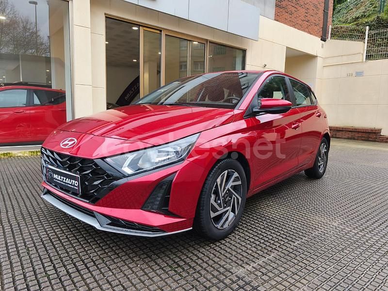 Usado Hyundai i20 100 CV (73 kW) 2024 Granate Berlina