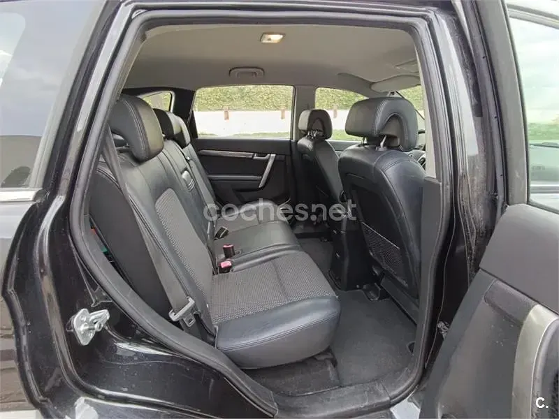 Usado Chevrolet Captiva LT 150 CV (110 kW) 2009 Negro SUV