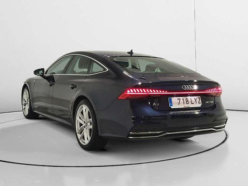 Usado Audi A7 Ambiente 207 CV (152 kW) 2022 Azul Utilitario