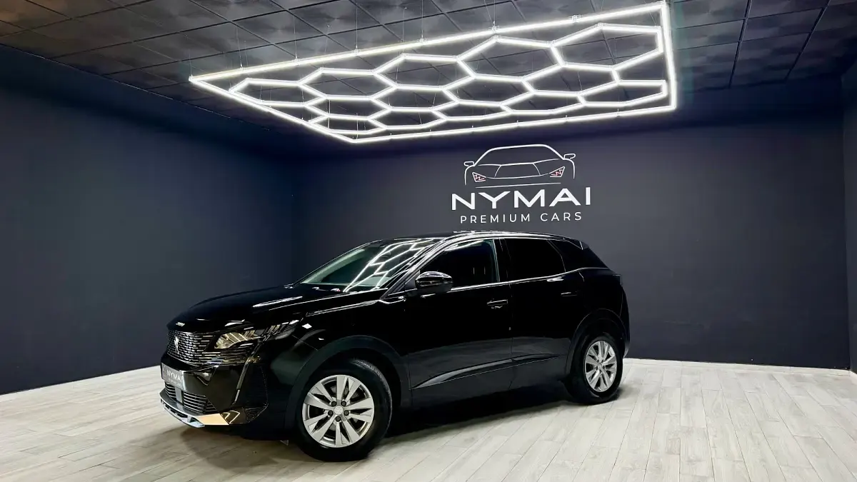 Usado Peugeot 3008 Active 130 CV (95 kW) 2021 Negro SUV