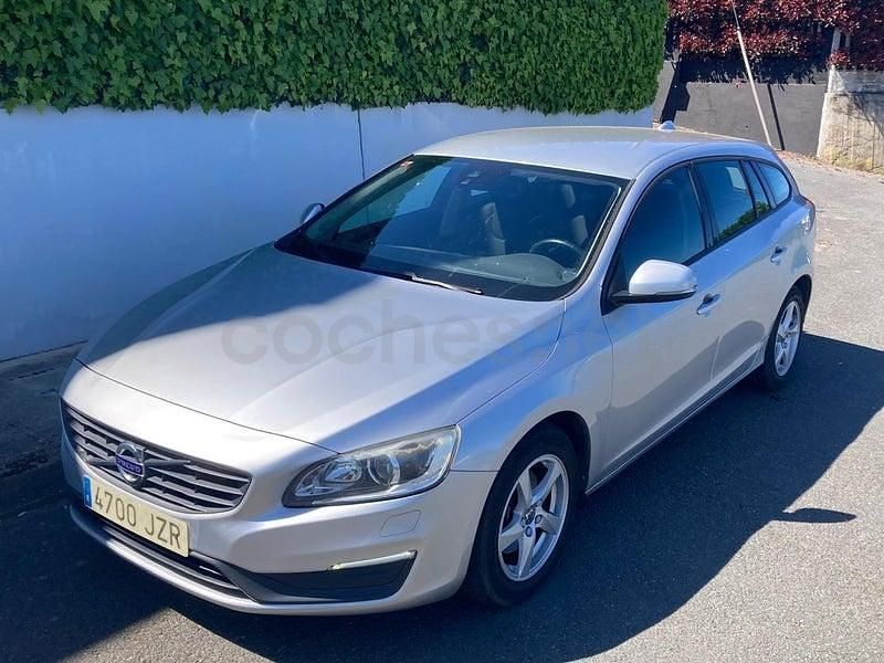 Usado Volvo V60 Kinetic 120 HP (88 kW) 2017 Cinzento Carrinha