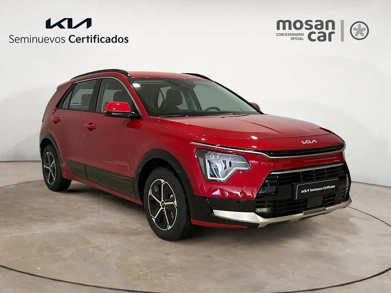 Usado Kia Niro 129 HP (94 kW) 2025 Vermelho SUV