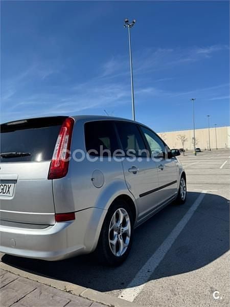 Usado Ford C-MAX Trend 115 CV (84 kW) 2008 Gris / plata Monovolumen
