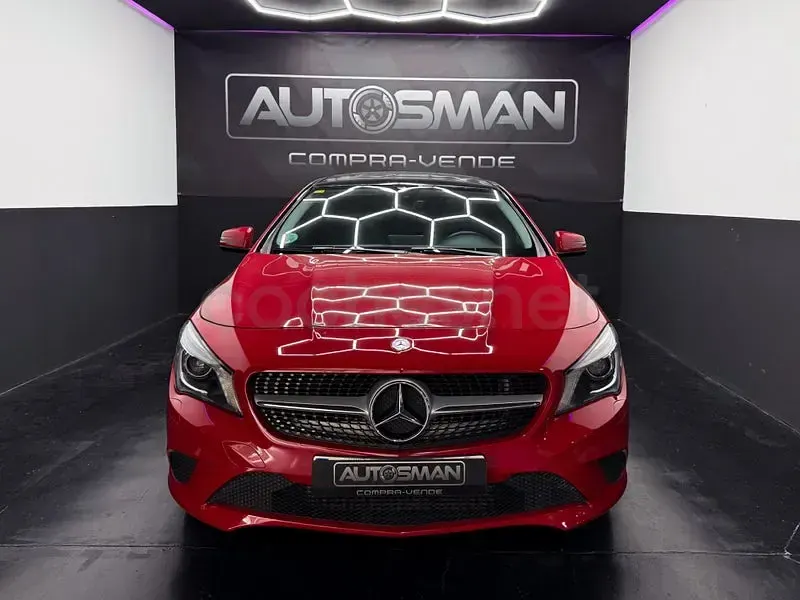 Usado Mercedes CLA200 Urban 136 CV (100 kW) 2015 Rojo Coupe