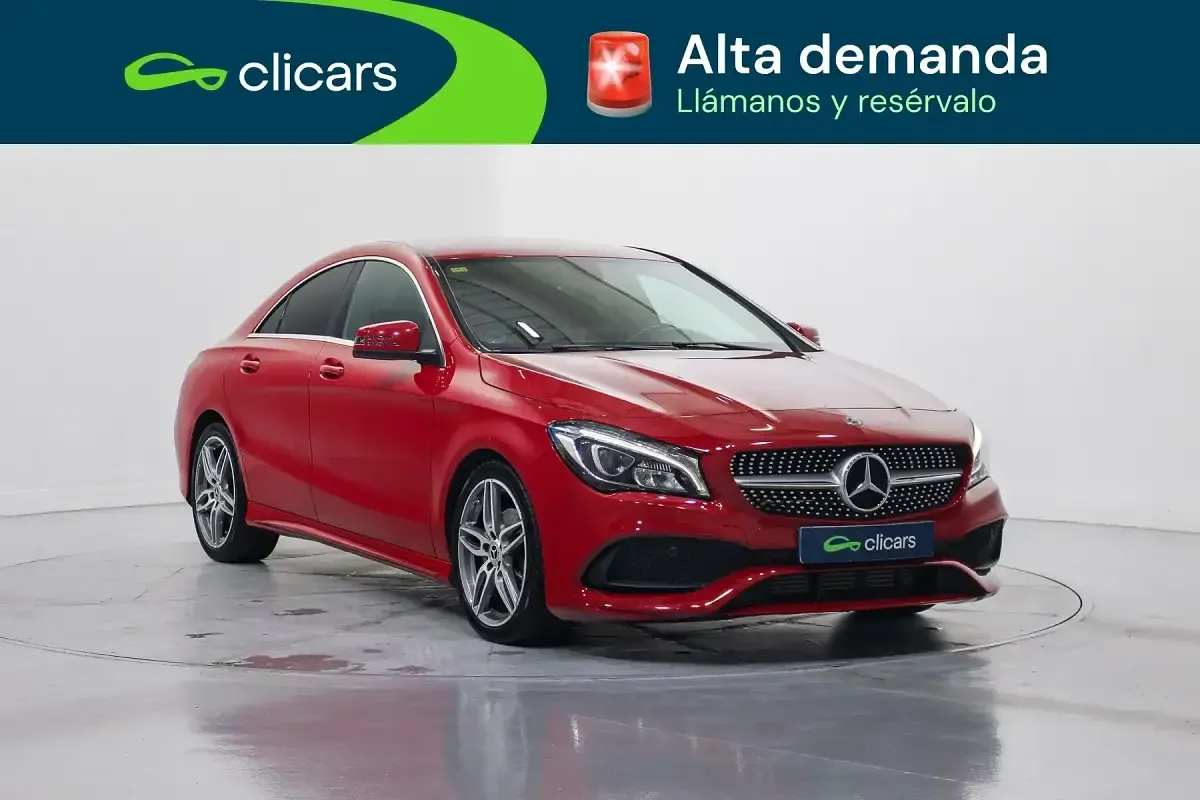 Usado Mercedes CLA180 122 CV (89 kW) 2018 Rojo Berlina