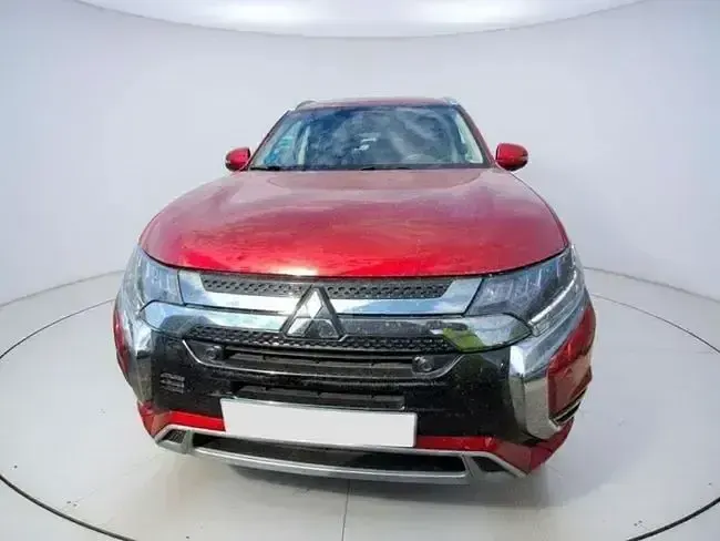 Usado Mitsubishi Outlander P-HEV 224 CV (164 kW) 2021 Rojo SUV