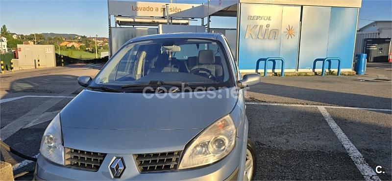 Usado Renault Grand Scénic II Dynamique 130 CV (95 kW) 2006 Azul Monovolumen