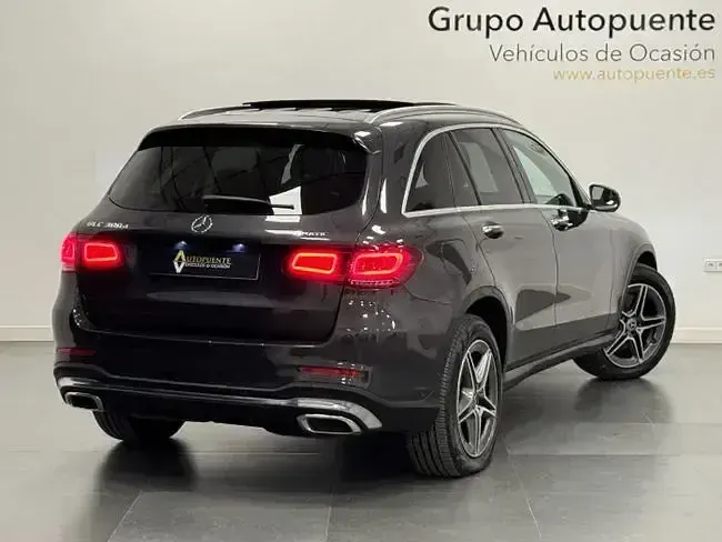 Käytetty Mercedes GLC300 AMG 245 HP (180 kW) 2021 Harmaa Katumaasturi
