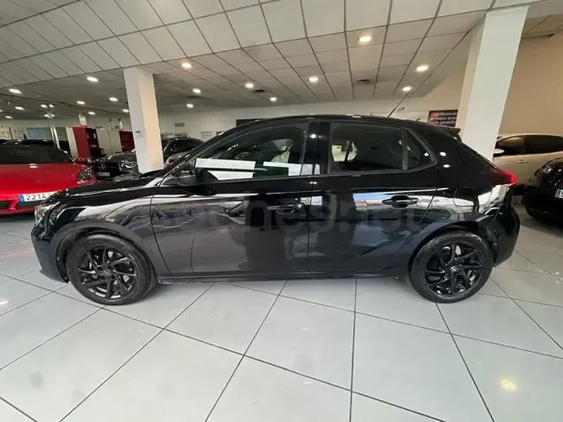 Usado Opel Corsa GS Line 100 CV (73 kW) 2022 Negro Utilitario