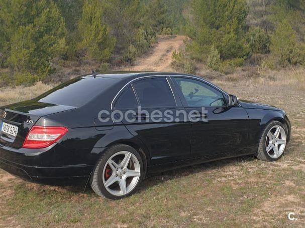 Usado Mercedes C200 Classic 122 CV (89 kW) 2007 Negro Berlina
