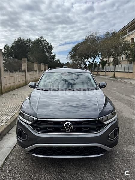 Usado VW T-Roc Life 110 CV (80 kW) 2022 Gris / plata SUV