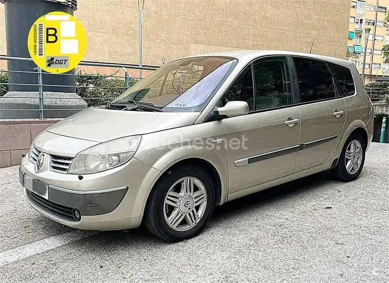 Usado Renault Scénic Dynamique 130 CV (95 kW) 2006 Beige Monovolumen