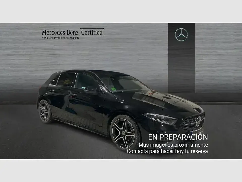 Käytetty Mercedes A180 AMG line 116 HP (85 kW) 2025 Musta Sedan